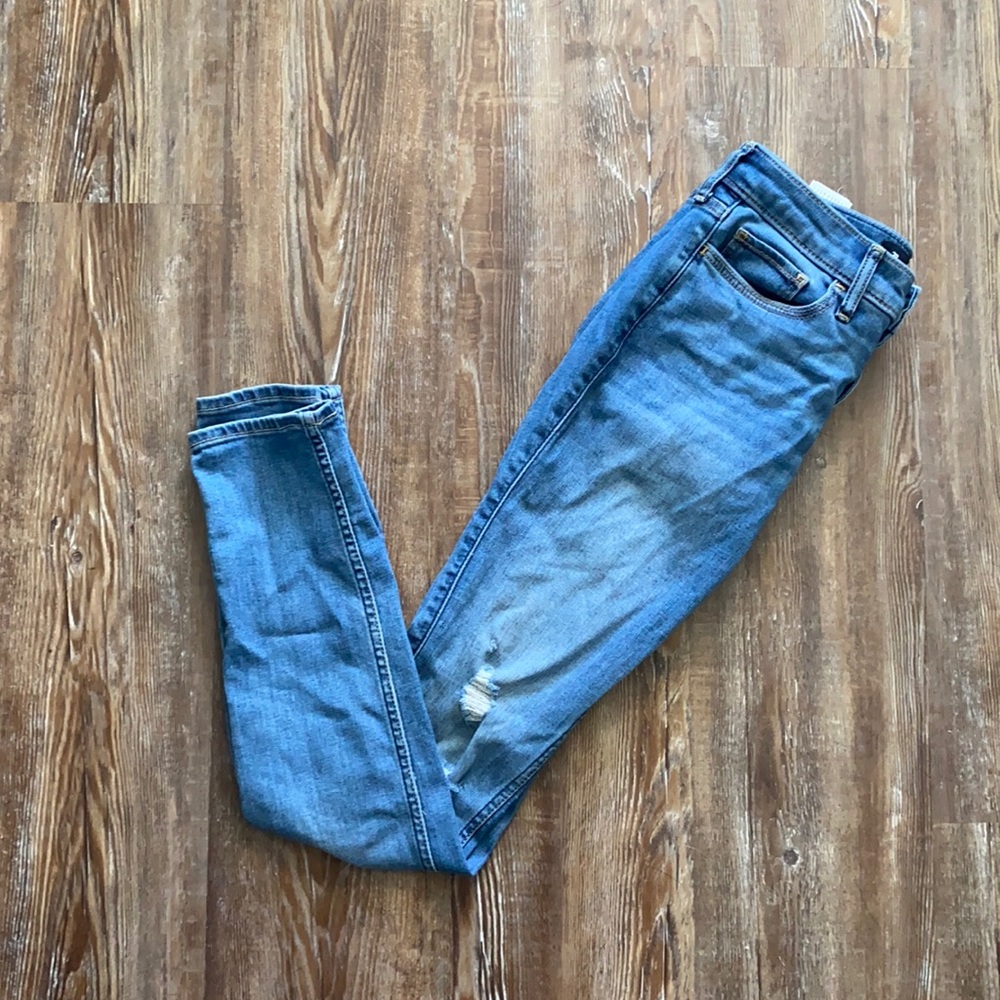 Hollister Light Wash Low Rise Super Skinny Jeans